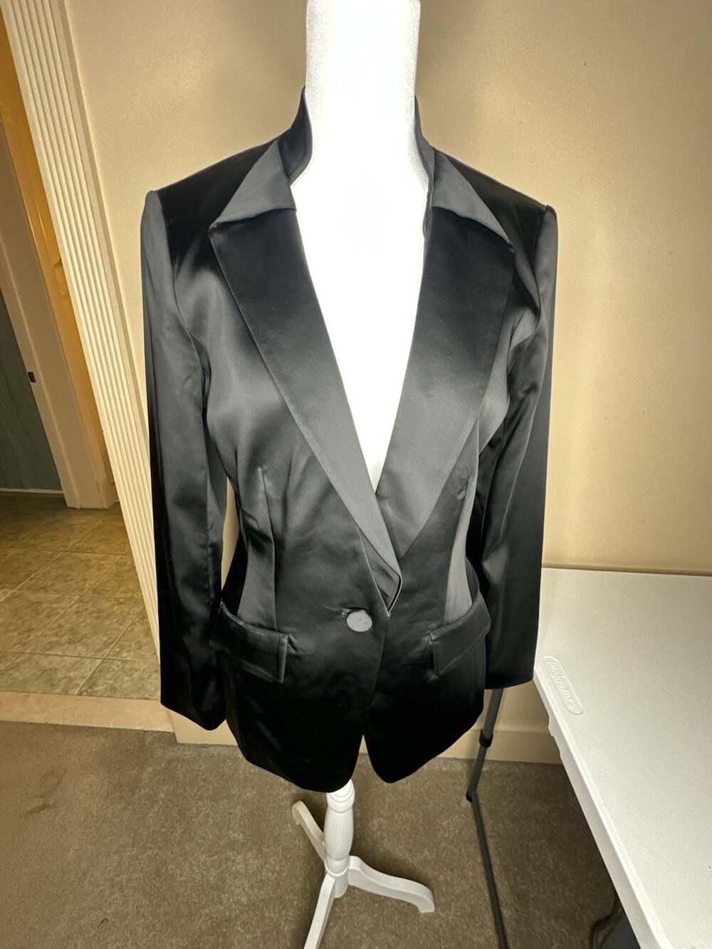 White House Black Market Satin Blazer Size 4 Black